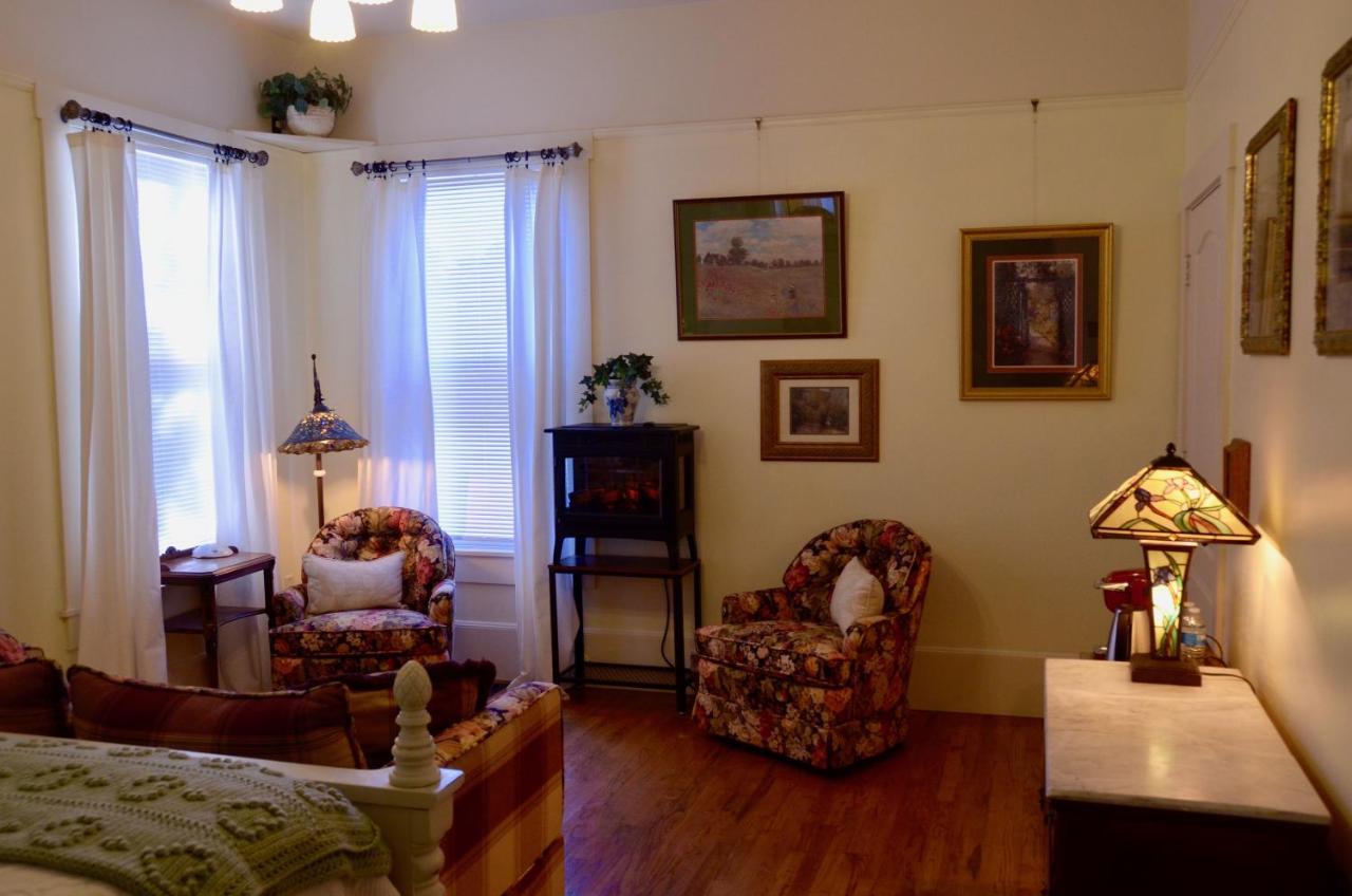 Starlight Pines Bed & Breakfast แฟลกสตาฟ ภายนอก รูปภาพ