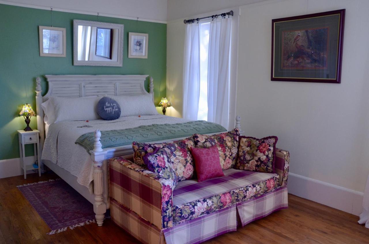 Starlight Pines Bed & Breakfast แฟลกสตาฟ ภายนอก รูปภาพ