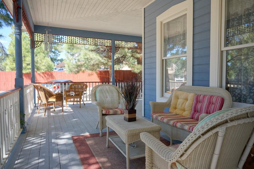 Starlight Pines Bed & Breakfast แฟลกสตาฟ ภายนอก รูปภาพ