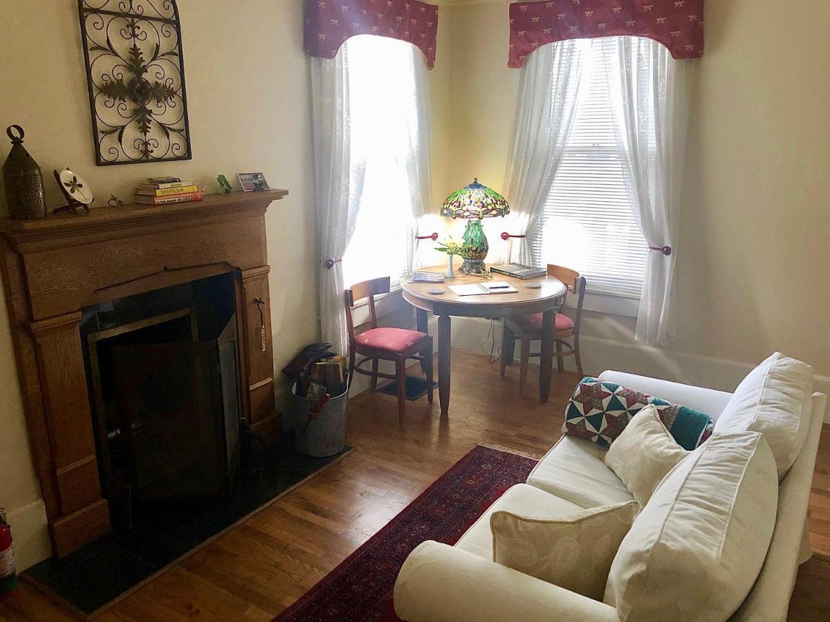 Starlight Pines Bed & Breakfast แฟลกสตาฟ ภายนอก รูปภาพ